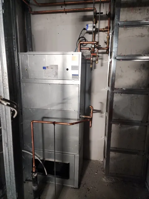 Mechanical equipment with copper connections during installation